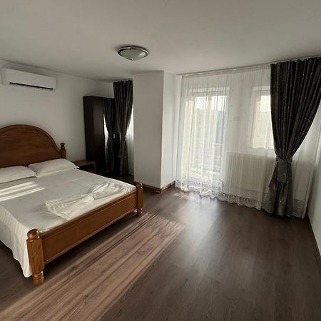 דירות קורטאה דה ארגס Cazare Vila Maria מראה חיצוני תמונה